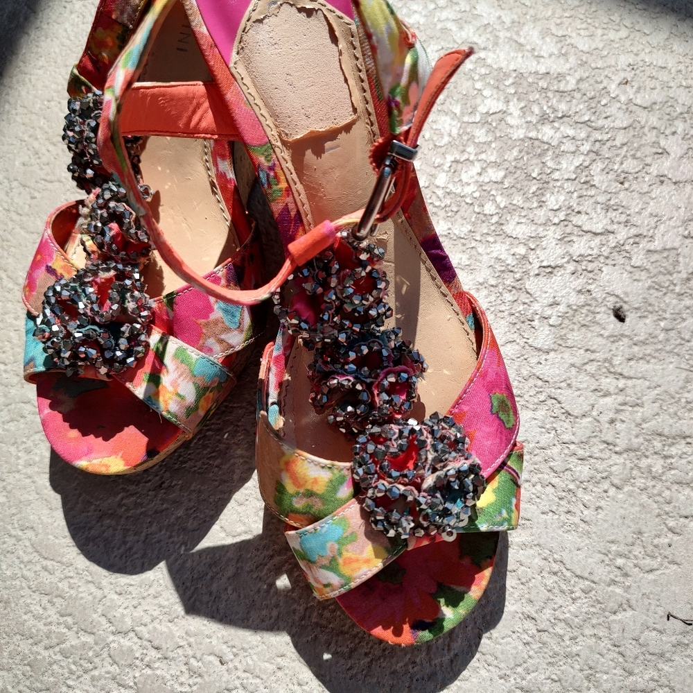 Gianni Bini Jeweled wedge - Picture 5 of 16